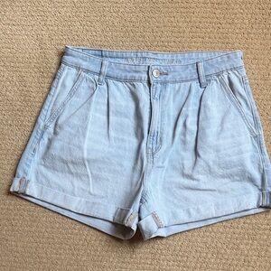 American Eagle Outfitters Women's Light Wash Jean Shorts